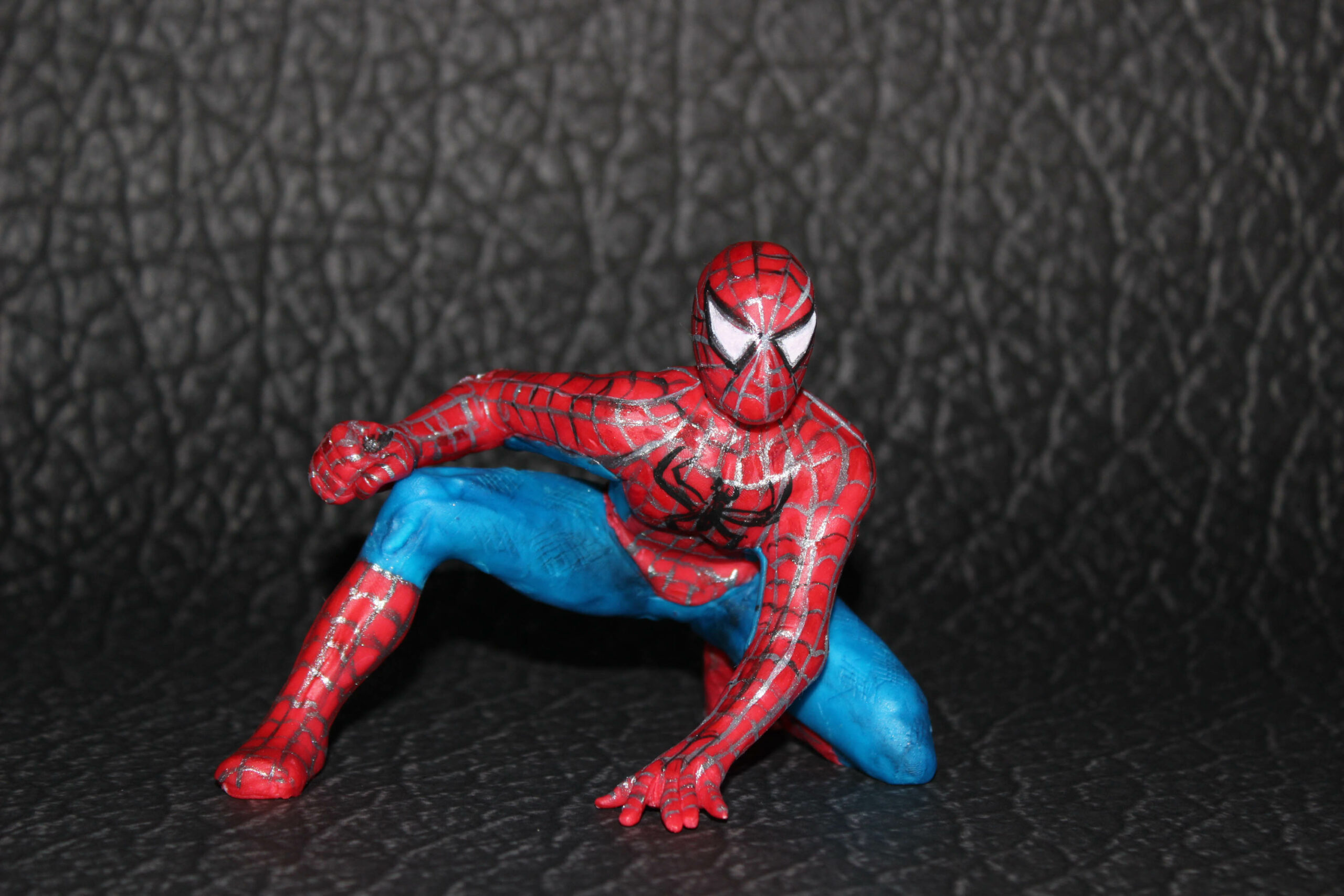 Человек паук Спайдермен из пластилина